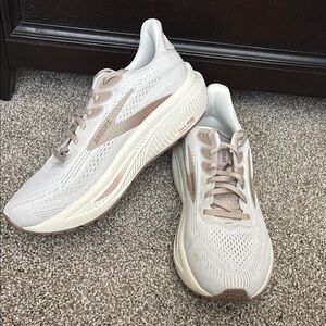 Brooks Ghost 17 (women’s size 10)